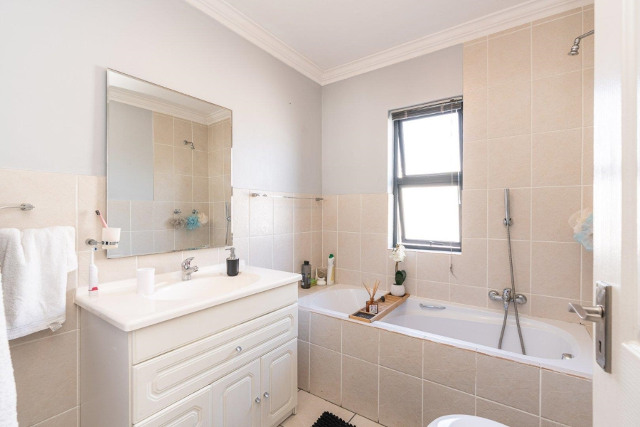 3 Bedroom Property for Sale in Royal Ascot Western Cape